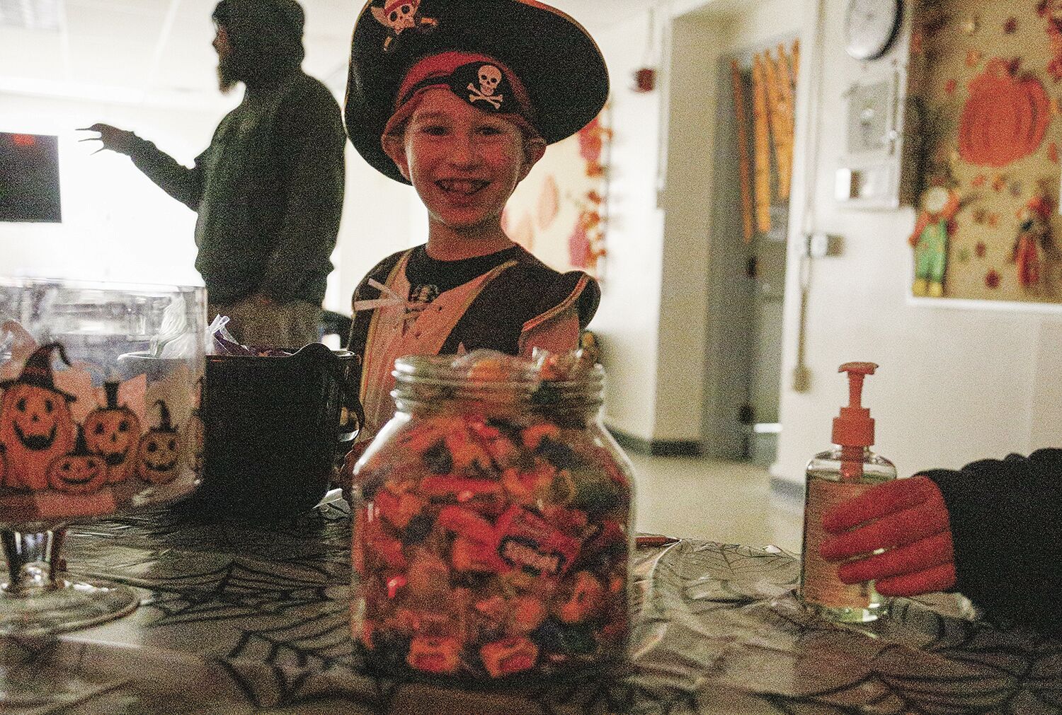 10-27-21 Conway Rec Halloween smiling candy jar